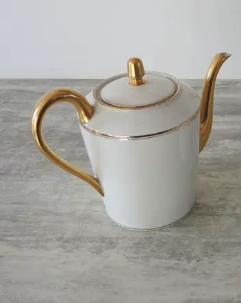 Théière vintage Dorée