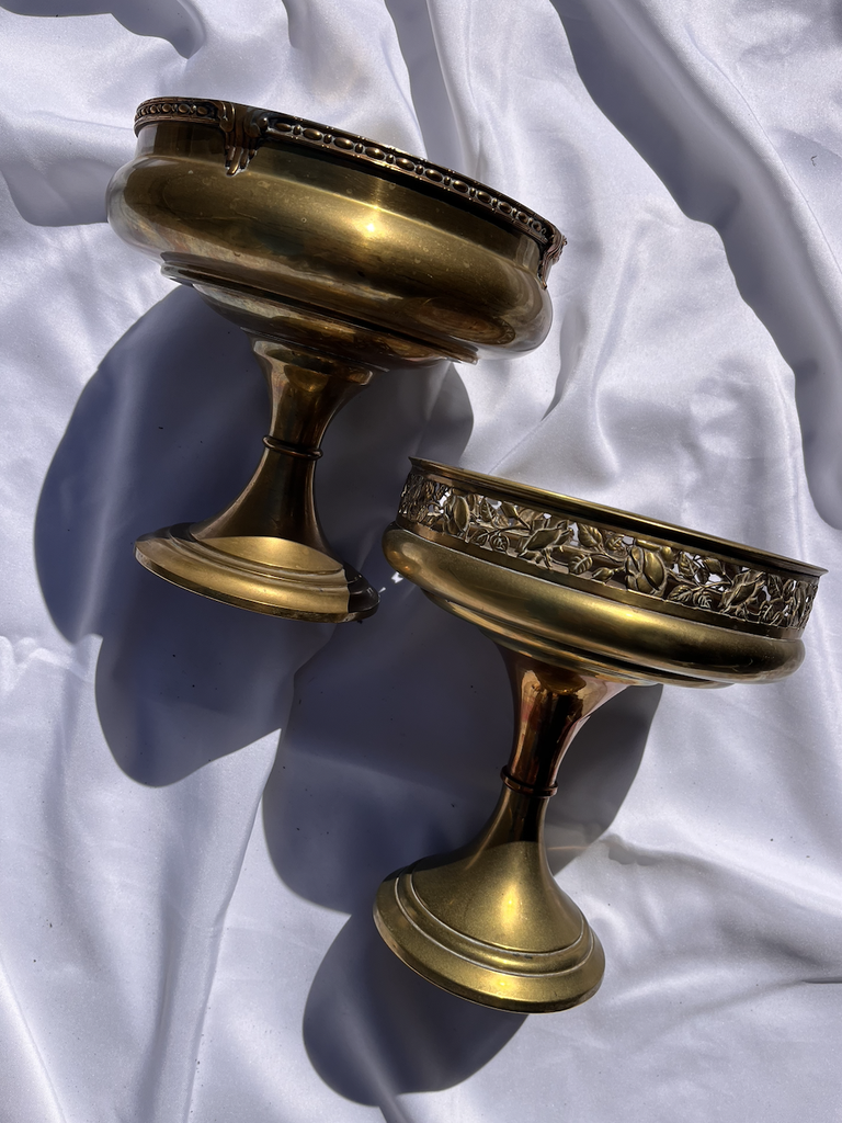 Coupe sur pied en métal vintage