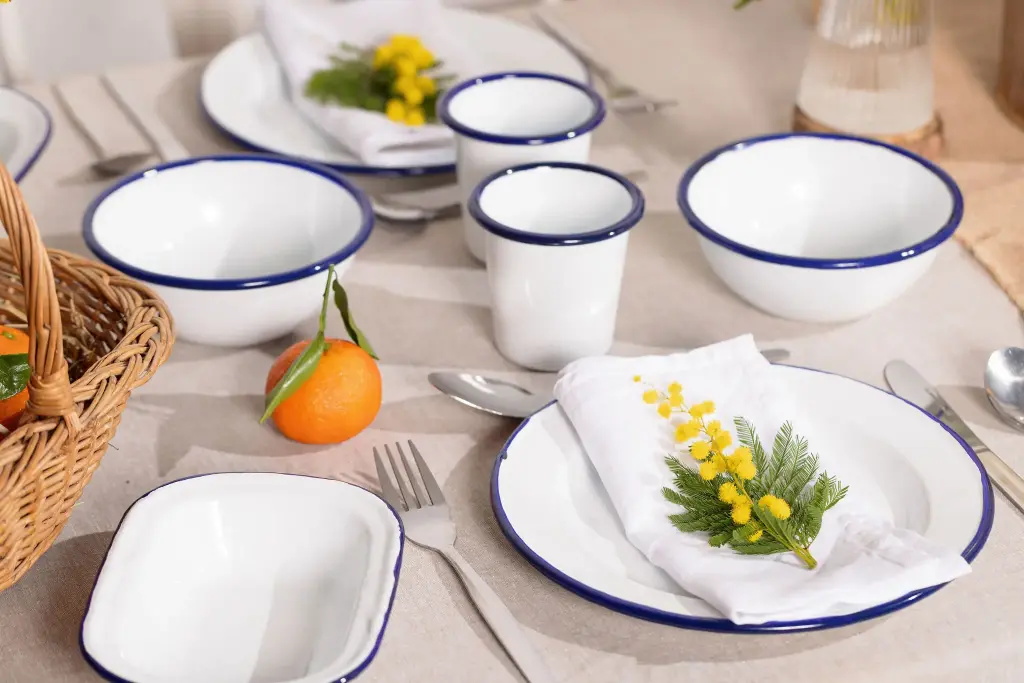 Plat acier émaillé rectangle 28x19cm