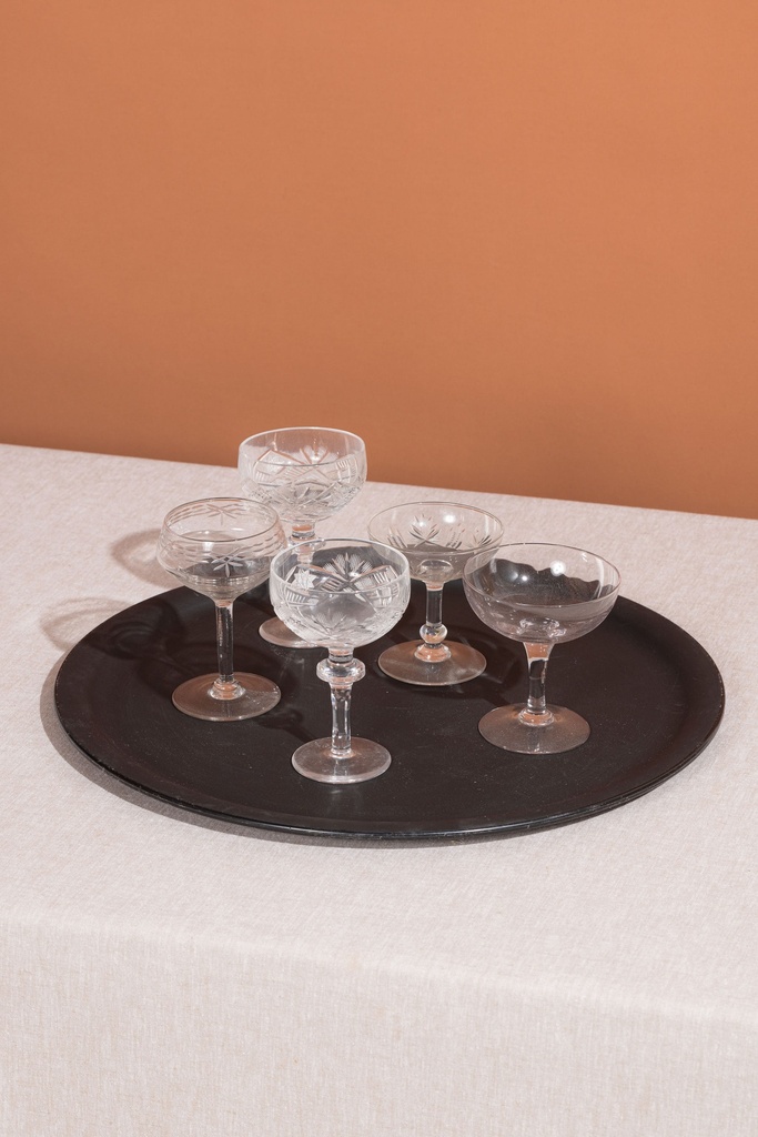 Plateau de service noir antidérapant