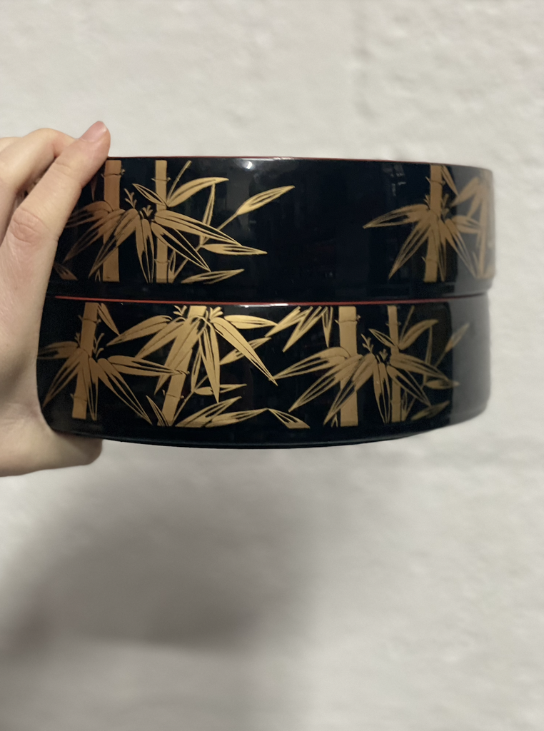 Plat japonais effet laqué